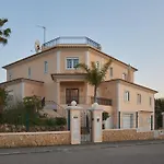 Villa Monte Das Oliveiras With Private Pool